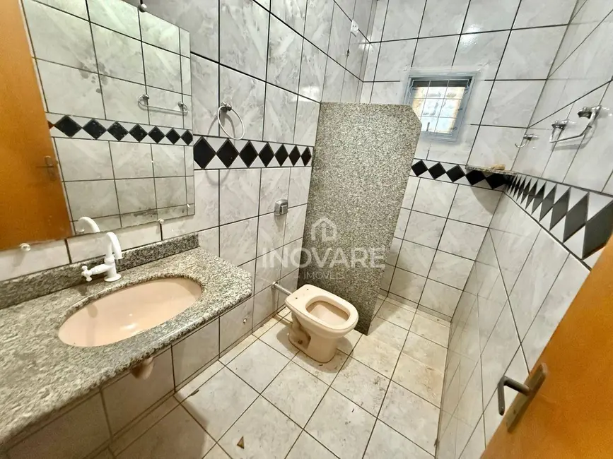 Casa para alugar, 300m2 em Itumbiara - GO - imagem 14 Foto 14 de Casa para alugar, 300m2 em Itumbiara - GO