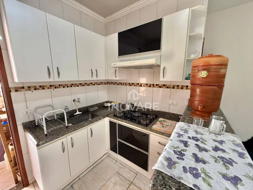 Casa com 3 quartos à venda, 200m2 em Jardim Leonora, Itumbiara - GO - imagem 4 Foto 4 de Casa com 3 quartos à venda, 200m2 em Jardim Leonora, Itumbiara - GO