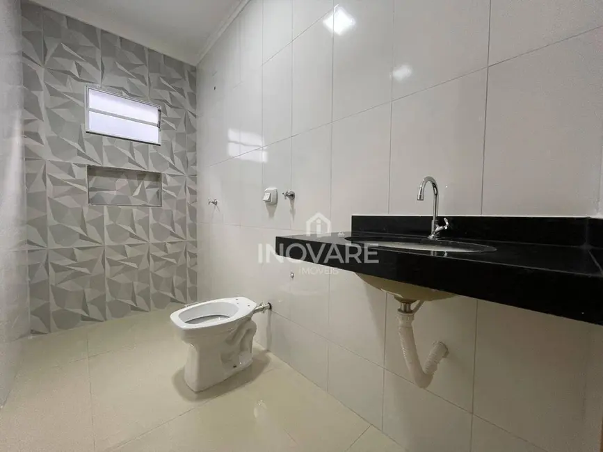 Casa com 3 quartos à venda, 180m2 em Setor Planalto, Itumbiara - GO - imagem 8 Foto 8 de Casa com 3 quartos à venda, 180m2 em Setor Planalto, Itumbiara - GO