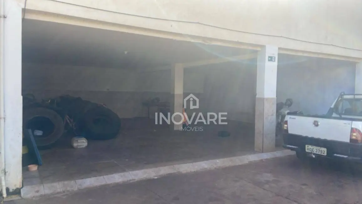 Casa com 2 quartos para alugar, 255m2 em Itumbiara - GO - imagem 3 Foto 3 de Casa com 2 quartos para alugar, 255m2 em Itumbiara - GO