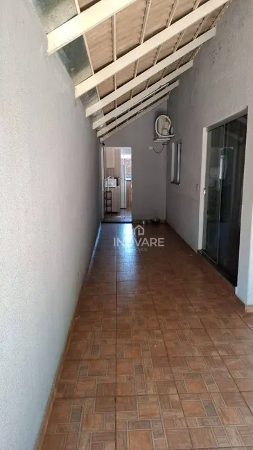Casa com 2 quartos à venda, 250m2 em Itumbiara - GO - imagem 3 Foto 3 de Casa com 2 quartos à venda, 250m2 em Itumbiara - GO
