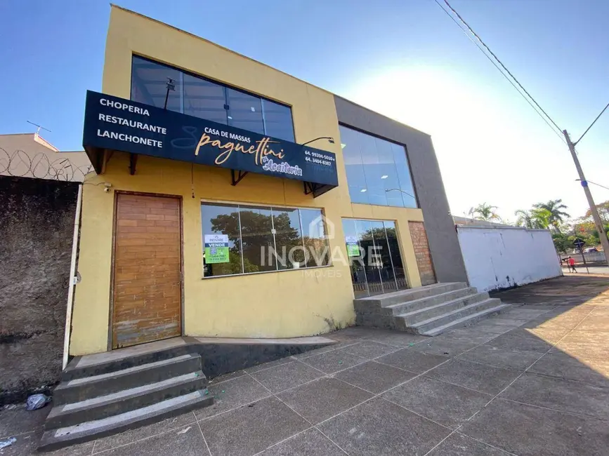 Foto 1 de Casa à venda, 360m2 em Itumbiara - GO