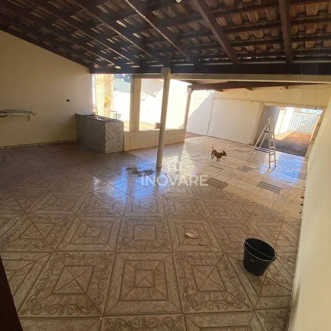 Foto 1 de Casa com 2 quartos para alugar, 157m2 em Itumbiara - GO