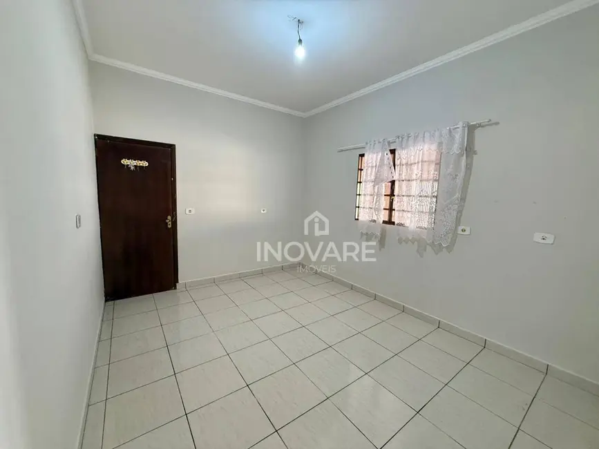 Casa com 2 quartos para alugar, 153m2 em Itumbiara - GO - imagem 6 Foto 6 de Casa com 2 quartos para alugar, 153m2 em Itumbiara - GO