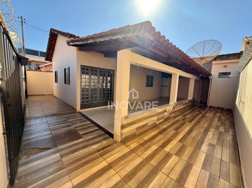 Casa com 2 quartos para alugar, 153m2 em Itumbiara - GO - imagem 3 Foto 3 de Casa com 2 quartos para alugar, 153m2 em Itumbiara - GO