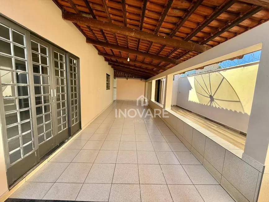 Casa com 2 quartos para alugar, 153m2 em Itumbiara - GO - imagem 4 Foto 4 de Casa com 2 quartos para alugar, 153m2 em Itumbiara - GO