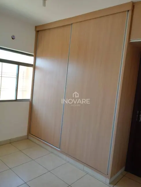 Casa com 3 quartos à venda, 220m2 em Centro, Itumbiara - GO - imagem 8 Foto 8 de Casa com 3 quartos à venda, 220m2 em Centro, Itumbiara - GO