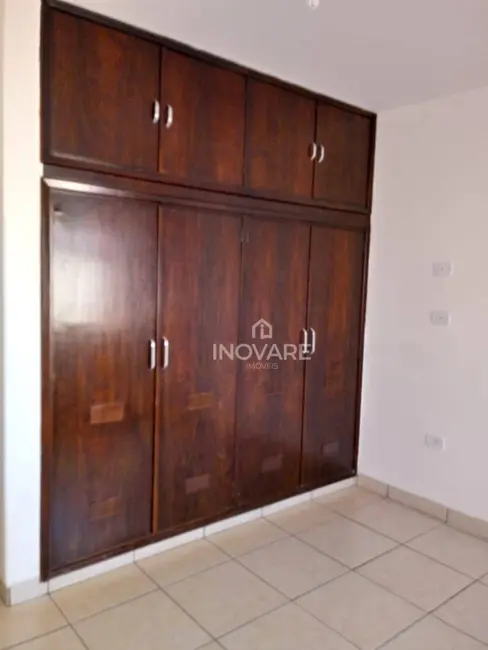 Casa com 3 quartos à venda, 220m2 em Centro, Itumbiara - GO - imagem 6 Foto 6 de Casa com 3 quartos à venda, 220m2 em Centro, Itumbiara - GO