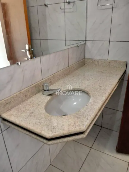 Casa com 3 quartos à venda, 220m2 em Centro, Itumbiara - GO - imagem 7 Foto 7 de Casa com 3 quartos à venda, 220m2 em Centro, Itumbiara - GO