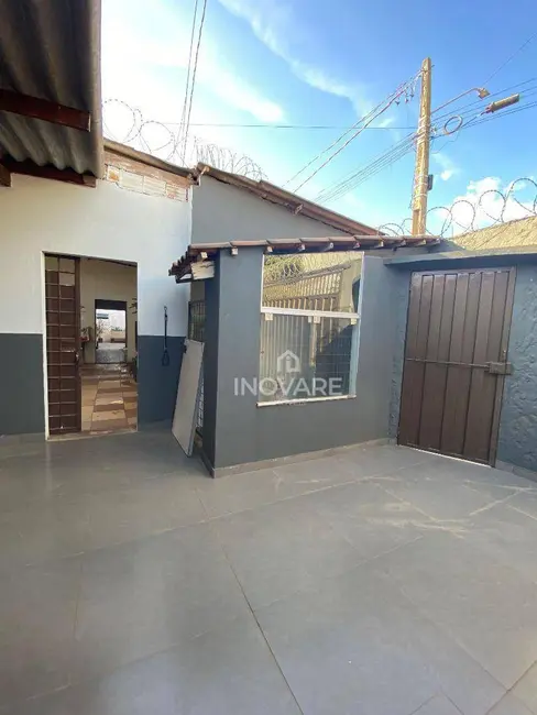 Foto 11 de Casa à venda em Itumbiara - GO