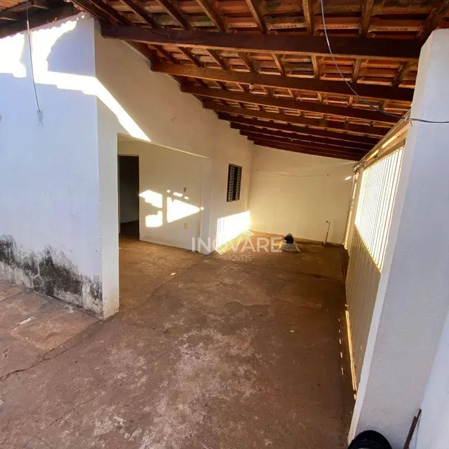 Foto 1 de Casa com 3 quartos para alugar, 120m2 em Setor Novo Horizonte, Itumbiara - GO