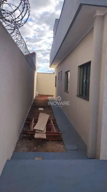 Casa com 2 quartos à venda, 250m2 em Jardim Morumbi, Itumbiara - GO - imagem 3 Foto 3 de Casa com 2 quartos à venda, 250m2 em Jardim Morumbi, Itumbiara - GO