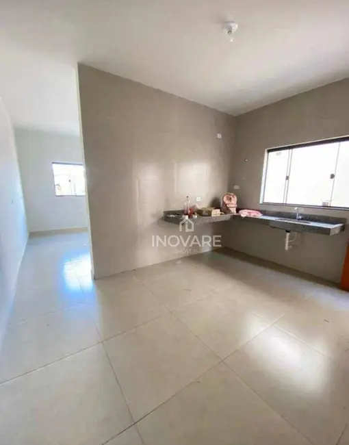 Casa com 2 quartos à venda, 180m2 em Setor Buritys, Itumbiara - GO - imagem 2 Foto 2 de Casa com 2 quartos à venda, 180m2 em Setor Buritys, Itumbiara - GO