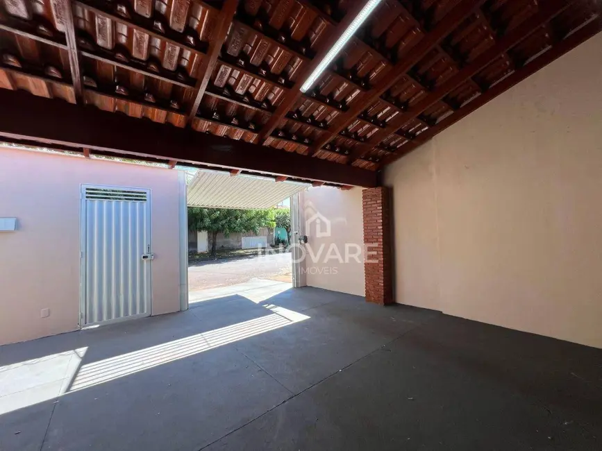 Casa com 3 quartos à venda, 220m2 em Jardim Bandeirantes, Itumbiara - GO - imagem 2 Foto 2 de Casa com 3 quartos à venda, 220m2 em Jardim Bandeirantes, Itumbiara - GO