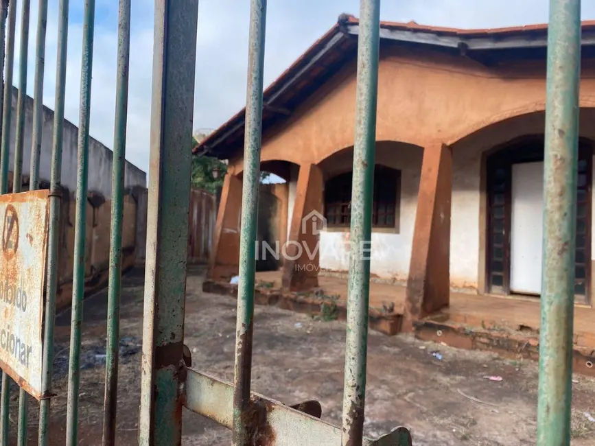 Foto 5 de Casa com 3 quartos à venda, 430m2 em Itumbiara - GO