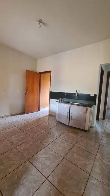 Foto 6 de Casa com 2 quartos para alugar, 385m2 em Jardim Leonora, Itumbiara - GO
