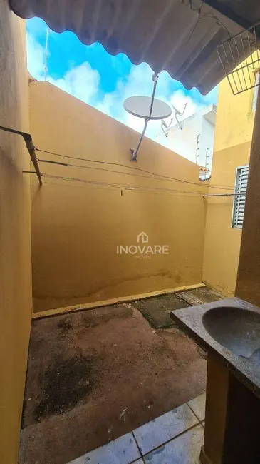 Foto 2 de Casa com 2 quartos para alugar, 385m2 em Jardim Leonora, Itumbiara - GO