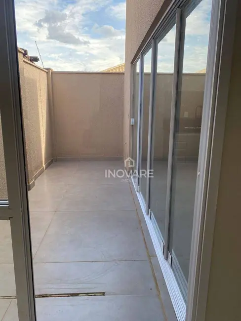 Casa de Condomínio com 3 quartos à venda, 150m2 em Arapora - MG - imagem 4 Foto 4 de Casa de Condomínio com 3 quartos à venda, 150m2 em Arapora - MG