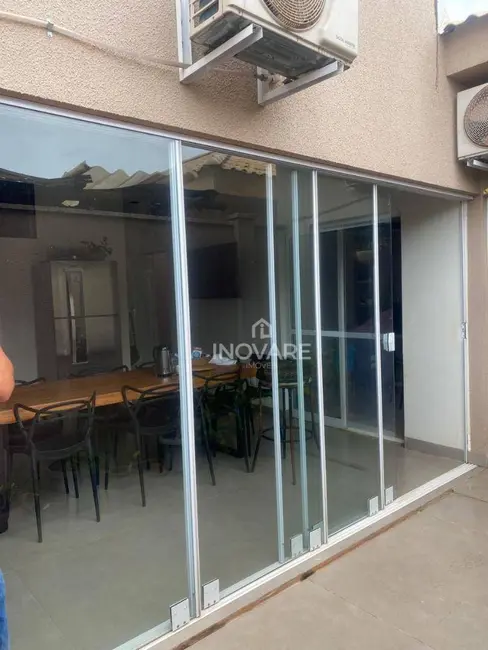 Casa de Condomínio com 3 quartos à venda, 150m2 em Arapora - MG - imagem 3 Foto 3 de Casa de Condomínio com 3 quartos à venda, 150m2 em Arapora - MG