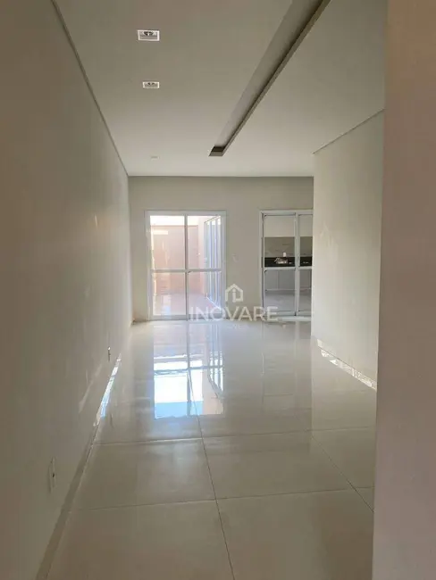 Casa de Condomínio com 3 quartos à venda, 150m2 em Arapora - MG - imagem 5 Foto 5 de Casa de Condomínio com 3 quartos à venda, 150m2 em Arapora - MG