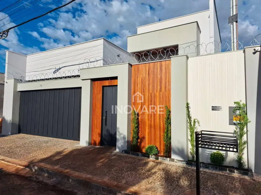 Foto 2 de Casa com 3 quartos à venda, 299m2 em Jardim Morumbi, Itumbiara - GO