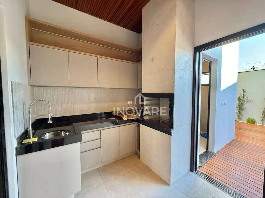 Casa com 3 quartos à venda, 299m2 em Jardim Morumbi, Itumbiara - GO - imagem 9 Foto 9 de Casa com 3 quartos à venda, 299m2 em Jardim Morumbi, Itumbiara - GO