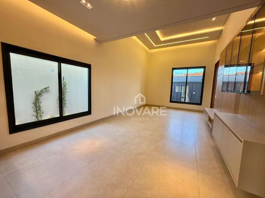Casa com 3 quartos à venda, 299m2 em Jardim Morumbi, Itumbiara - GO - imagem 6 Foto 6 de Casa com 3 quartos à venda, 299m2 em Jardim Morumbi, Itumbiara - GO