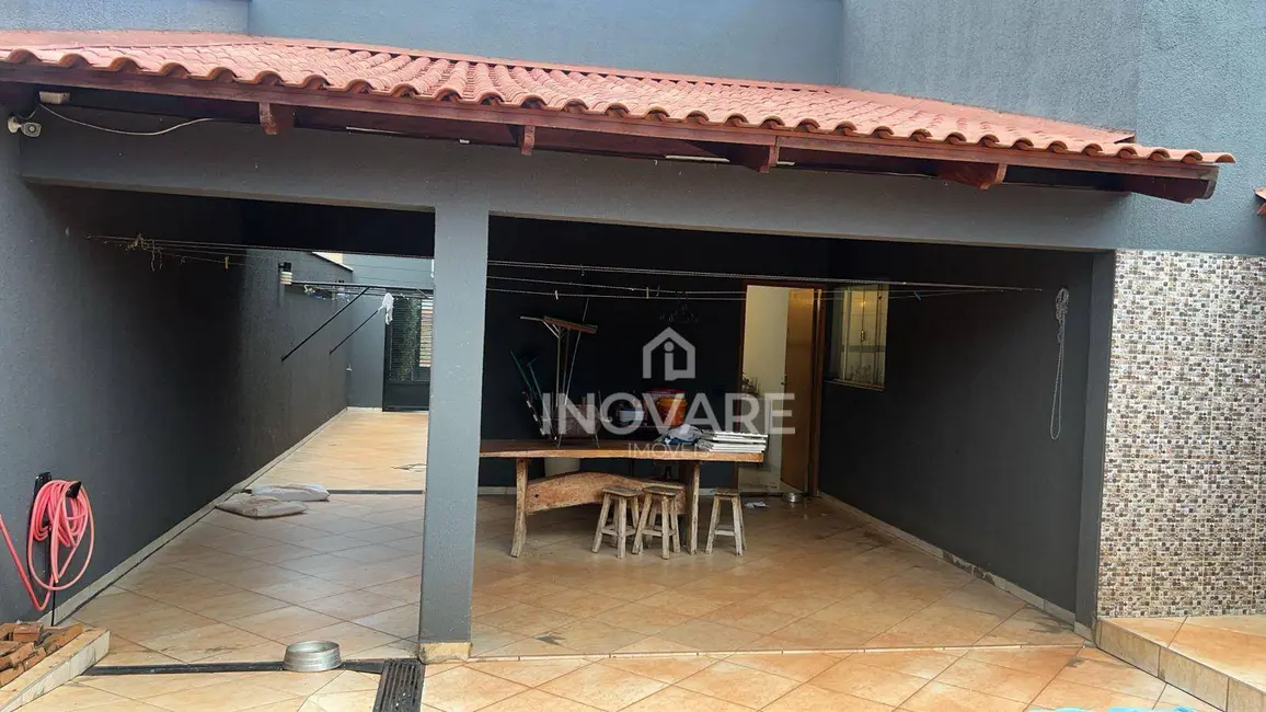 Foto 1 de Casa com 3 quartos à venda, 300m2 em Jardim Nova Itumbiara, Itumbiara - GO