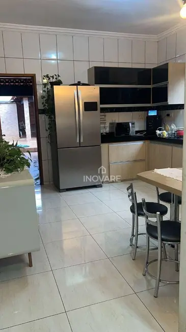 Foto 3 de Casa com 3 quartos à venda, 300m2 em Jardim Nova Itumbiara, Itumbiara - GO