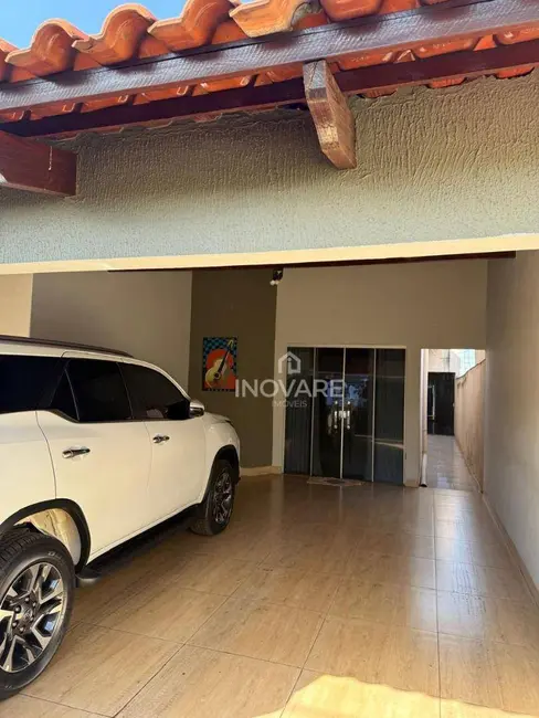 Foto 2 de Casa com 3 quartos à venda, 300m2 em Jardim Nova Itumbiara, Itumbiara - GO