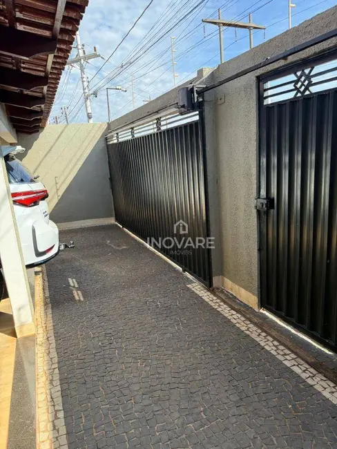 Foto 1 de Casa com 3 quartos à venda, 300m2 em Jardim Nova Itumbiara, Itumbiara - GO