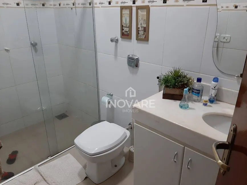 Casa com 3 quartos à venda, 470m2 em Jardim Leonora, Itumbiara - GO - imagem 9 Foto 9 de Casa com 3 quartos à venda, 470m2 em Jardim Leonora, Itumbiara - GO