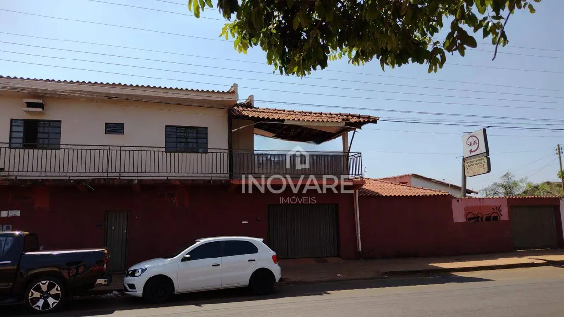 Foto 1 de Casa com 14 quartos à venda, 1080m2 em Setor Planalto, Itumbiara - GO