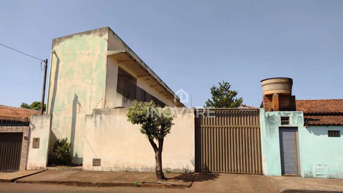 Foto 3 de Casa com 14 quartos à venda, 1080m2 em Setor Planalto, Itumbiara - GO