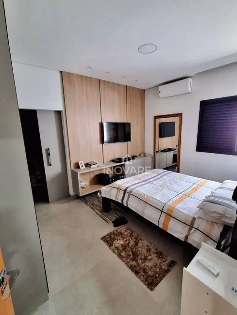 Casa com 3 quartos à venda, 299m2 em Itumbiara - GO - imagem 9 Foto 9 de Casa com 3 quartos à venda, 299m2 em Itumbiara - GO