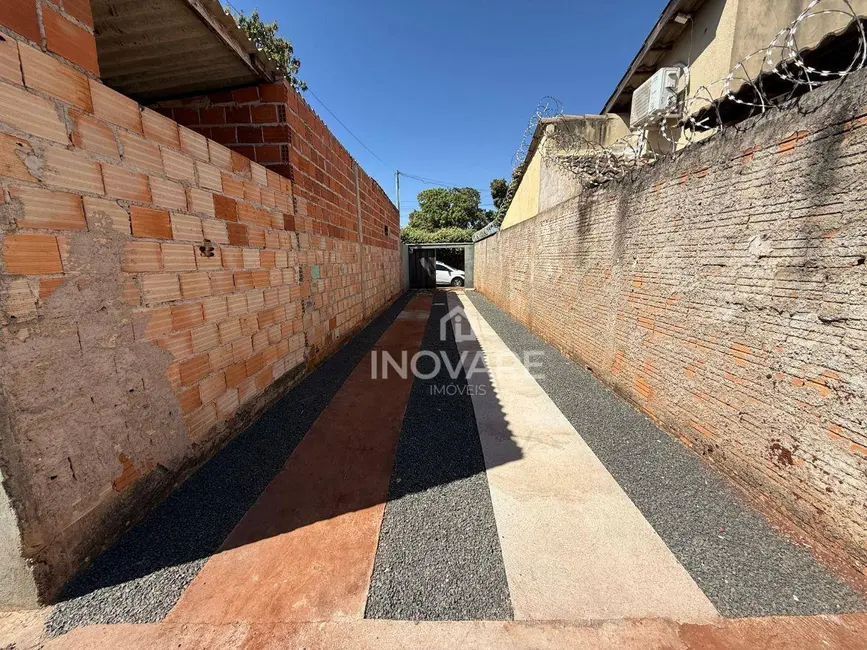 Foto 2 de Casa com 2 quartos para alugar, 458m2 em Setor Anhanguera, Itumbiara - GO