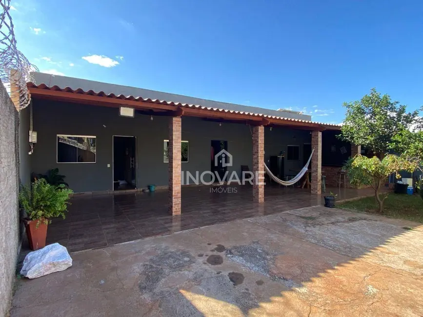 Foto 1 de Casa com 2 quartos para alugar, 458m2 em Setor Anhanguera, Itumbiara - GO