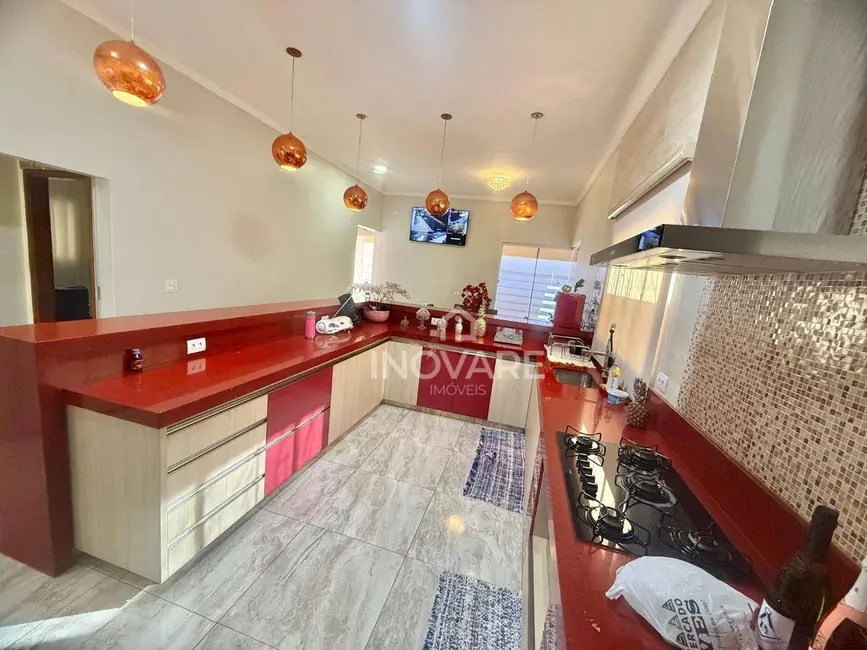 Casa com 3 quartos à venda, 360m2 em Residencial Beira Rio I, Itumbiara - GO - imagem 6 Foto 6 de Casa com 3 quartos à venda, 360m2 em Residencial Beira Rio I, Itumbiara - GO