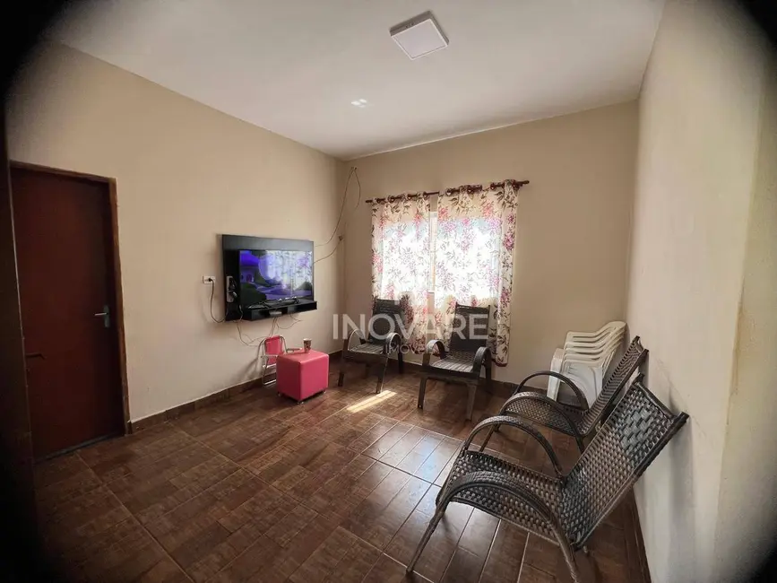 Sítio / Rancho com 3 quartos à venda, 1200m2 em Itumbiara - GO - imagem 8 Foto 8 de Sítio / Rancho com 3 quartos à venda, 1200m2 em Itumbiara - GO