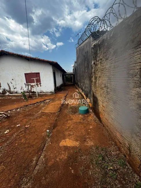 Foto 3 de Casa com 3 quartos à venda, 360m2 em Jardim Leonora, Itumbiara - GO