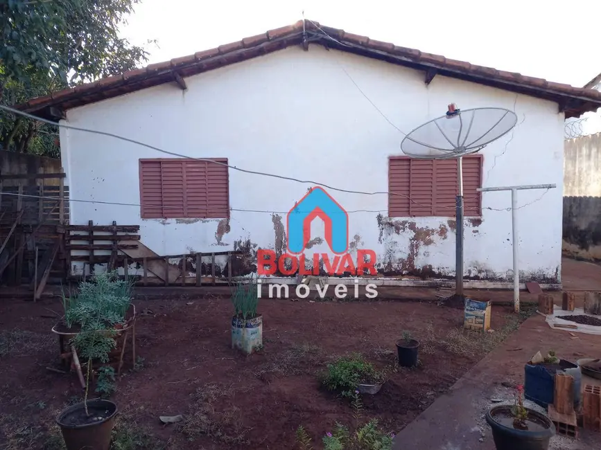 Foto 2 de Casa com 3 quartos à venda, 360m2 em Jardim Leonora, Itumbiara - GO