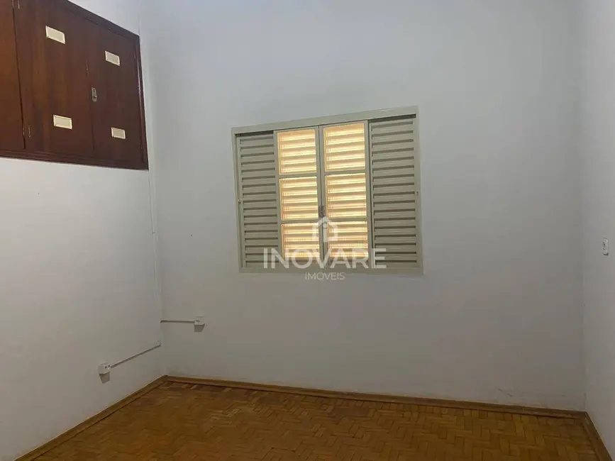 Casa com 3 quartos para alugar, 360m2 em Itumbiara - GO - imagem 9 Foto 9 de Casa com 3 quartos para alugar, 360m2 em Itumbiara - GO