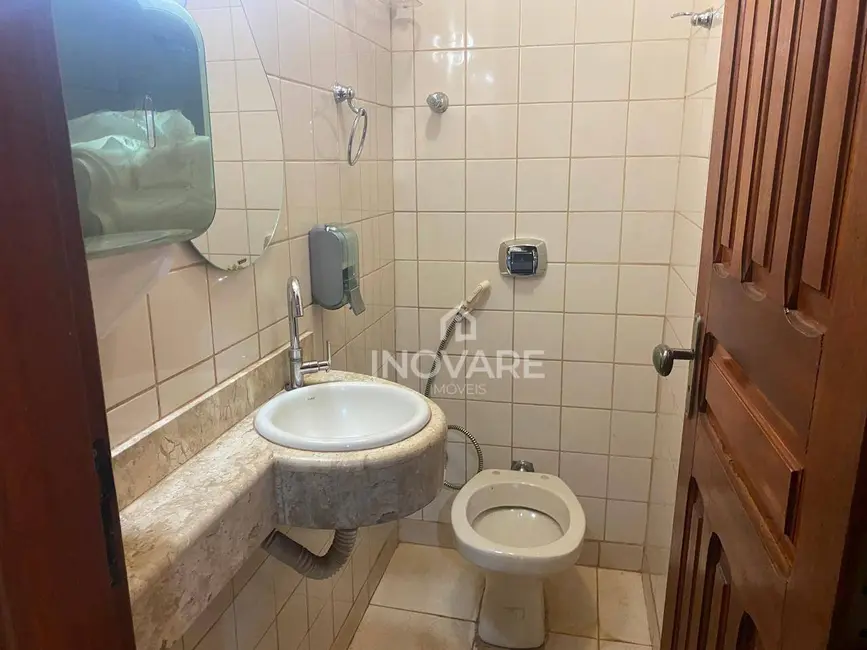 Casa com 3 quartos para alugar, 360m2 em Itumbiara - GO - imagem 7 Foto 7 de Casa com 3 quartos para alugar, 360m2 em Itumbiara - GO