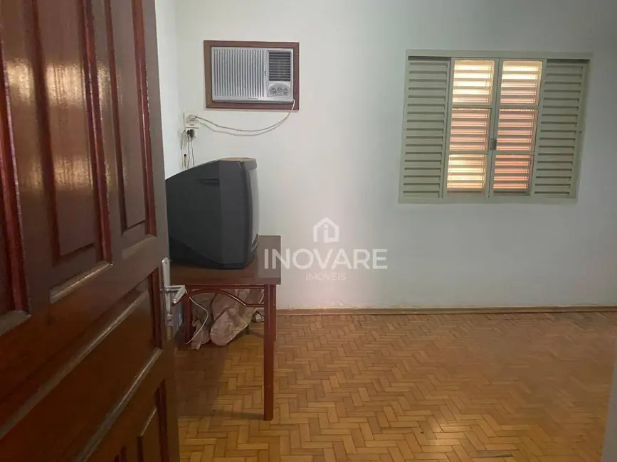 Casa com 3 quartos para alugar, 360m2 em Itumbiara - GO - imagem 6 Foto 6 de Casa com 3 quartos para alugar, 360m2 em Itumbiara - GO