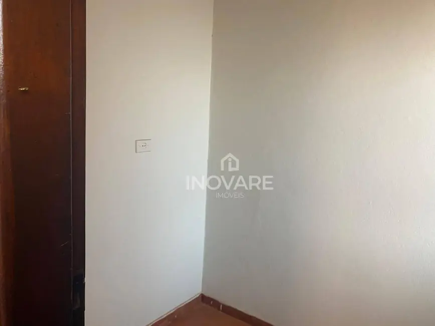 Casa com 3 quartos para alugar, 360m2 em Itumbiara - GO - imagem 8 Foto 8 de Casa com 3 quartos para alugar, 360m2 em Itumbiara - GO