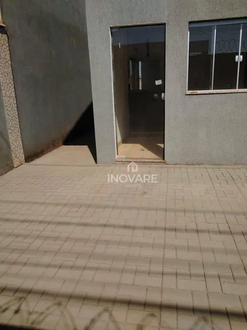 Casa com 2 quartos para alugar, 180m2 em Itumbiara - GO - imagem 2 Foto 2 de Casa com 2 quartos para alugar, 180m2 em Itumbiara - GO