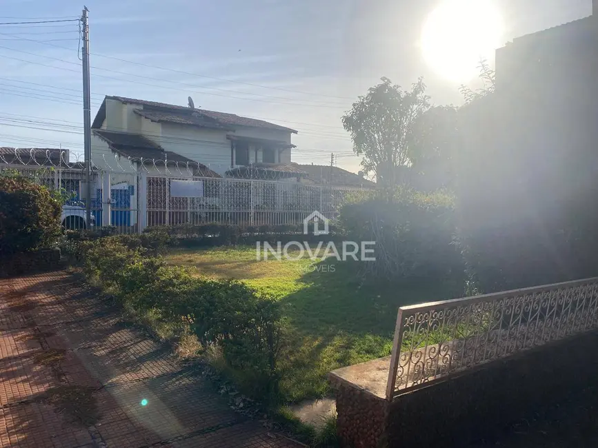 Foto 4 de Casa com 3 quartos para alugar, 540m2 em Itumbiara - GO