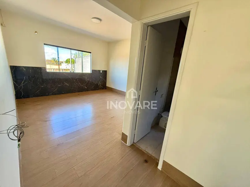 Casa com 4 quartos à venda e para alugar, 587m2 em Itumbiara - GO - imagem 7 Foto 7 de Casa com 4 quartos à venda e para alugar, 587m2 em Itumbiara - GO