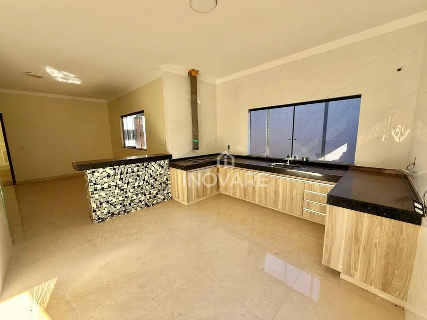 Casa com 4 quartos à venda e para alugar, 587m2 em Itumbiara - GO - imagem 6 Foto 6 de Casa com 4 quartos à venda e para alugar, 587m2 em Itumbiara - GO