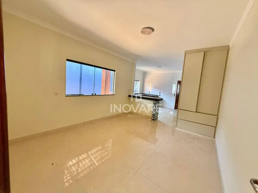 Casa com 4 quartos à venda e para alugar, 587m2 em Itumbiara - GO - imagem 5 Foto 5 de Casa com 4 quartos à venda e para alugar, 587m2 em Itumbiara - GO